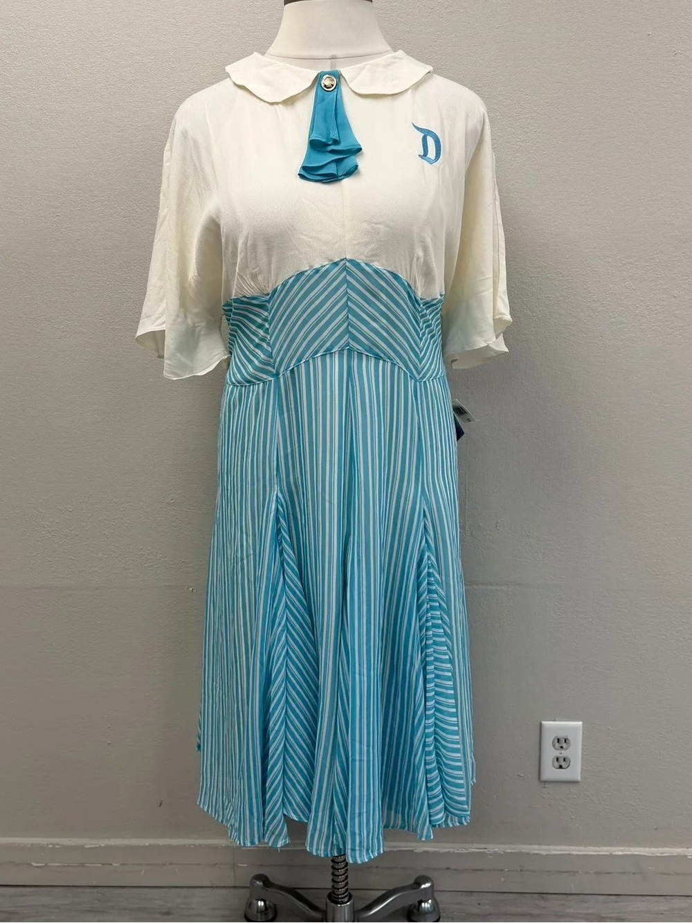 NEW! Disney Parks Dress Shop Cream & Blue "The Dapper Dans" Midi Dress - Size 28